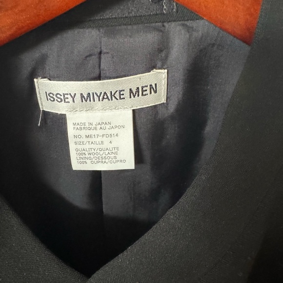 Issey Miyake Men's Black Jacket - Picture 2 of 14